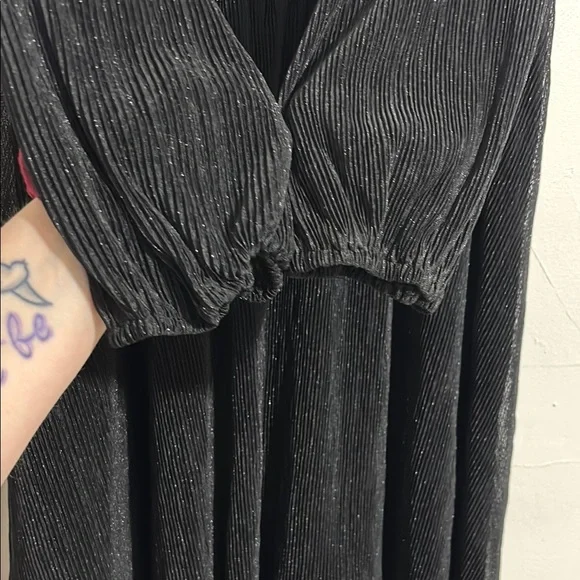 NWT Black Glitter Plissé Mini Dress V-Neck Long Sleeve Metallic Sparkle large - Picture 4 of 13